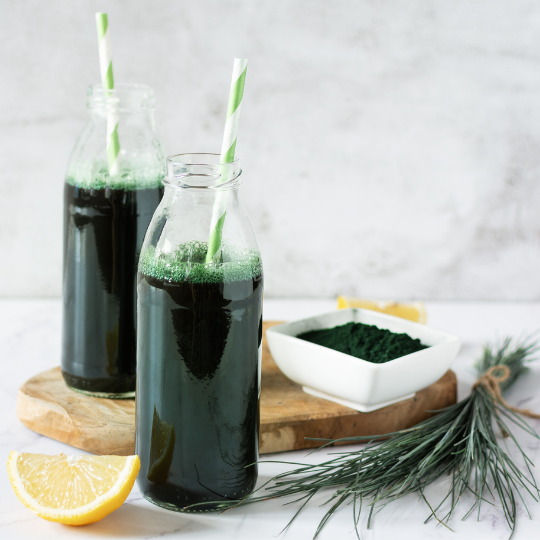Image of algae drink and powder